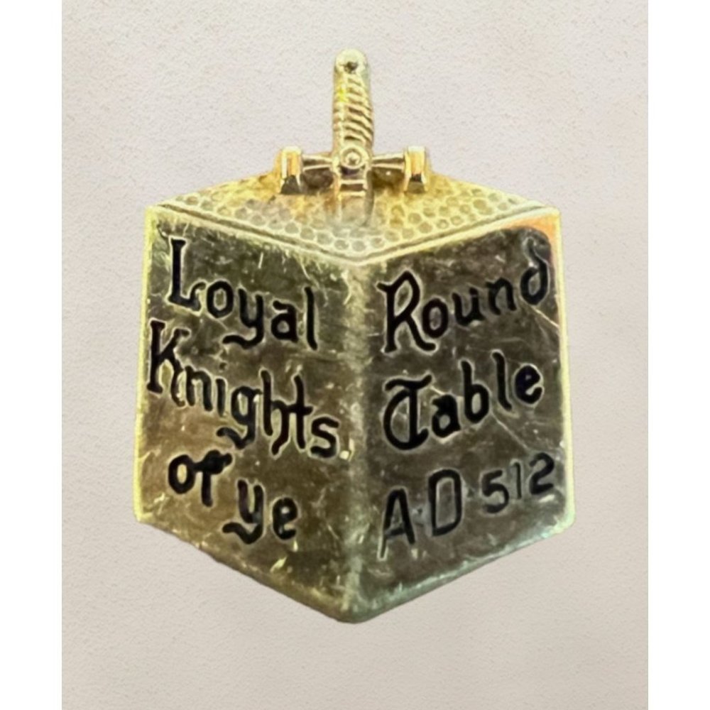 Vintage Loyal Knights of YE Round Table A.D. 512 Lapel Pin - Picture 1 of 10